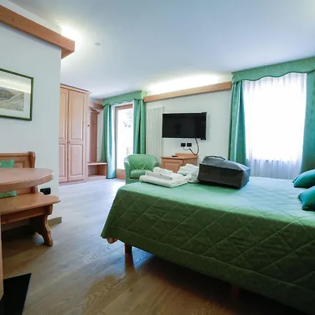 Nivis Hotel Folgarida Exterior photo