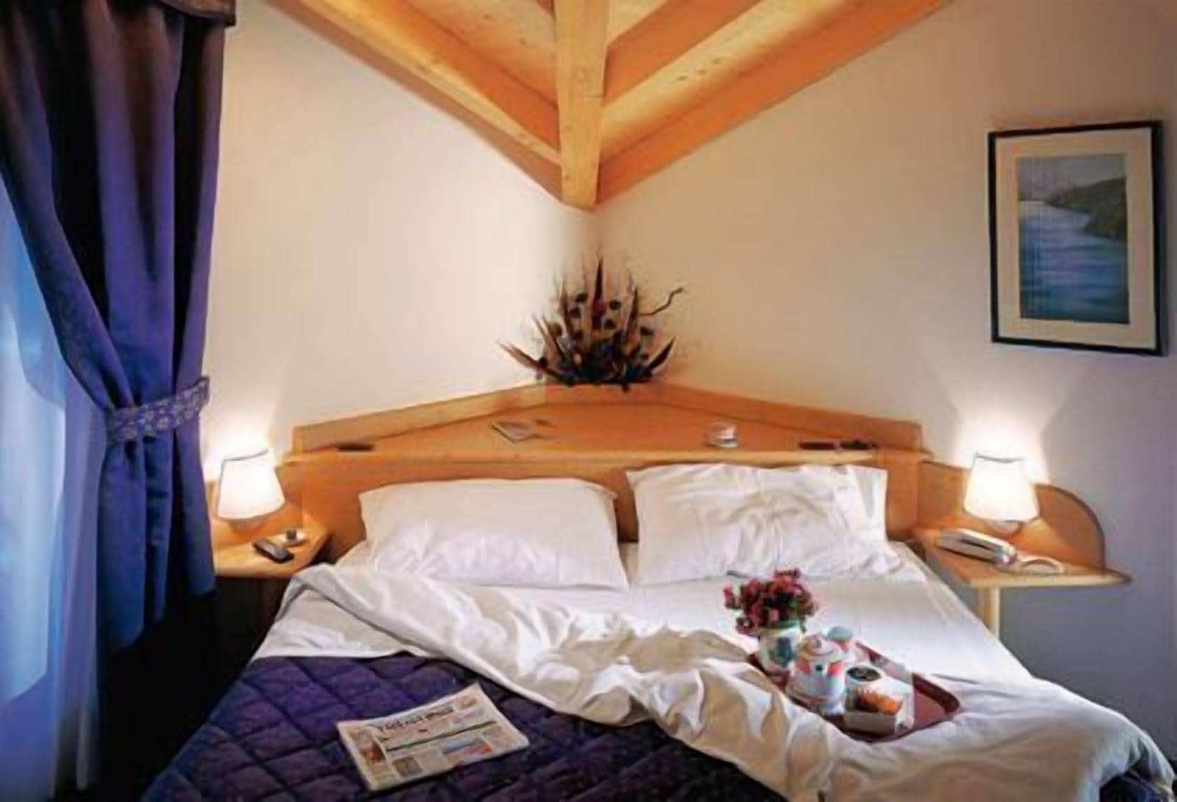 Nivis Hotel