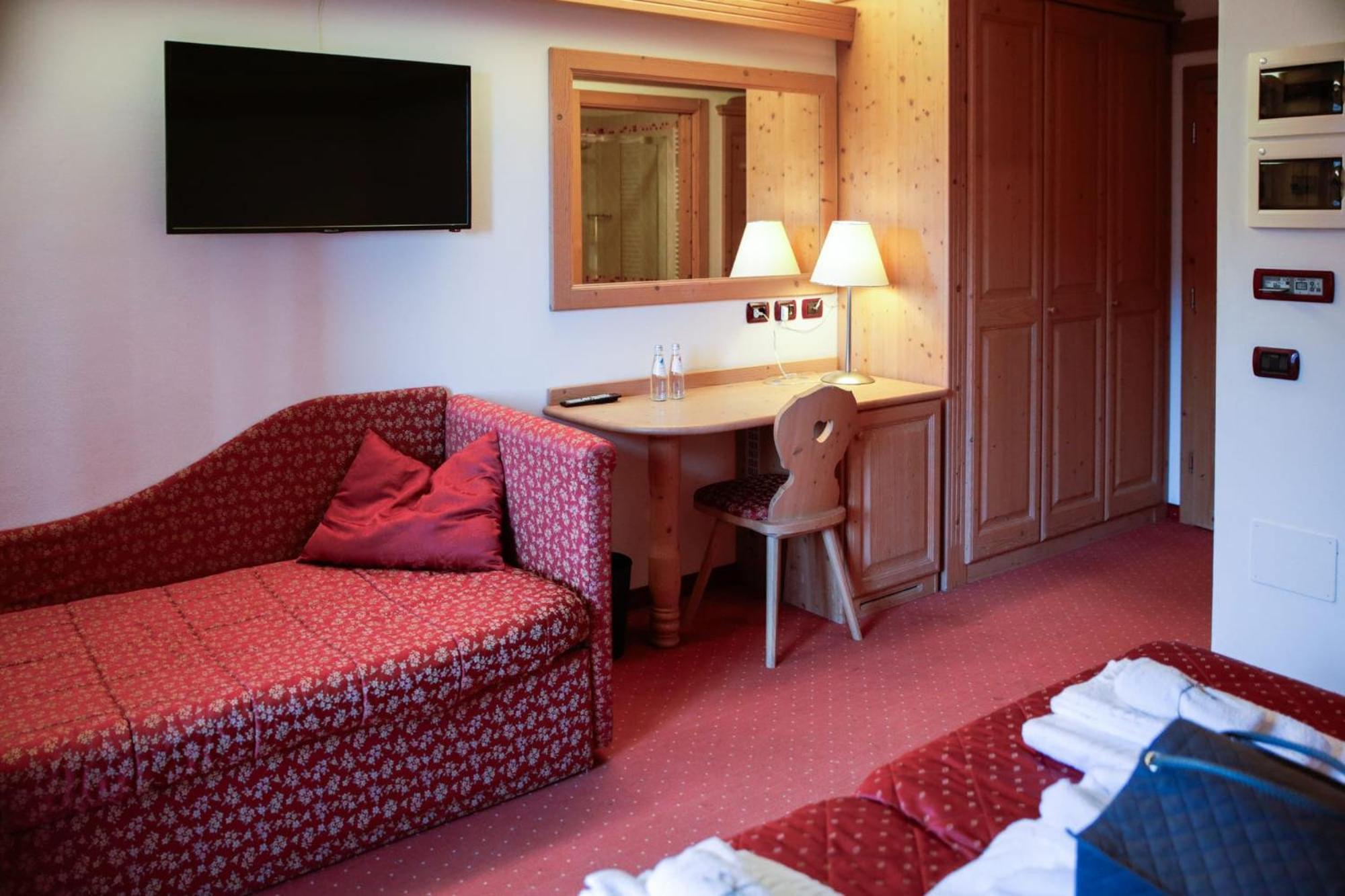 Hotel Nivis 4*